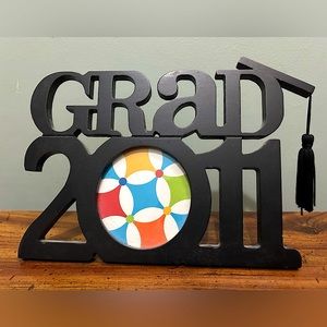 EUC Grad 2011 wooden 8X6 photo frame fits 2-3” round photo with tassel
